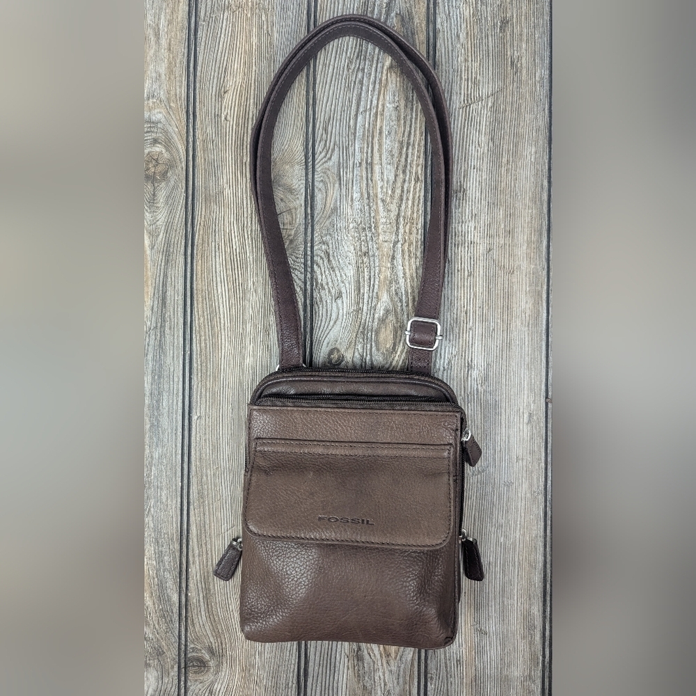 Fossil Brown Leather Crossbody With Adjustable Strap & Multiple Pockets/Zippers